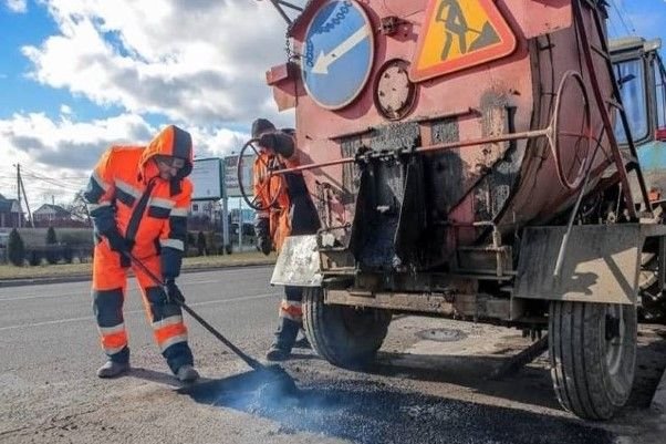 Донские муниципалитеты устранили 48% дефектов дорожного покрытия, выявленных зимой